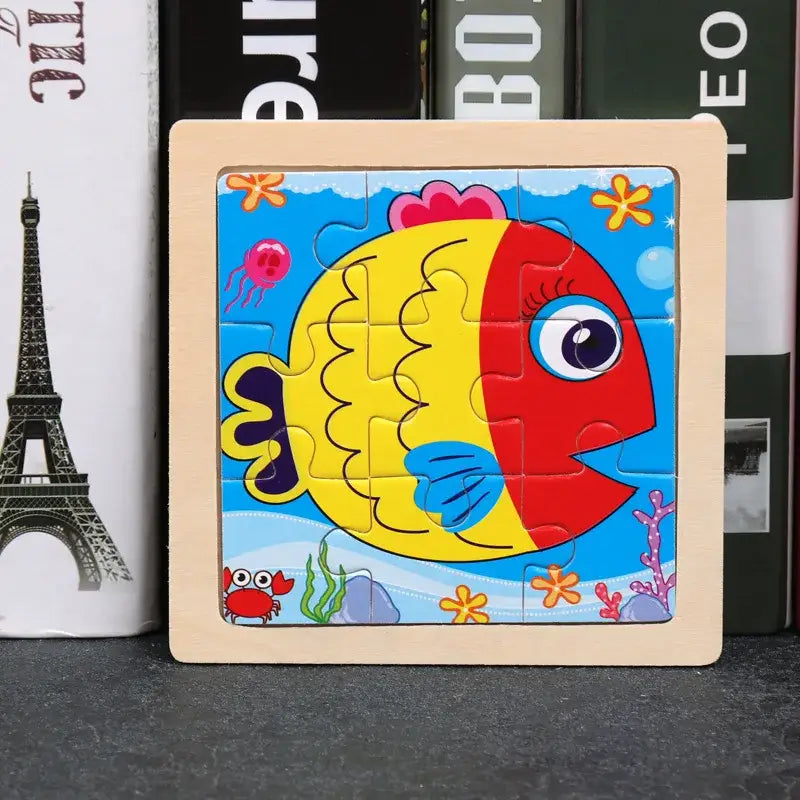 Puzzle bois pédagogique bébé avec poisson coloré en bois favorisant la motricité fine des petites mains