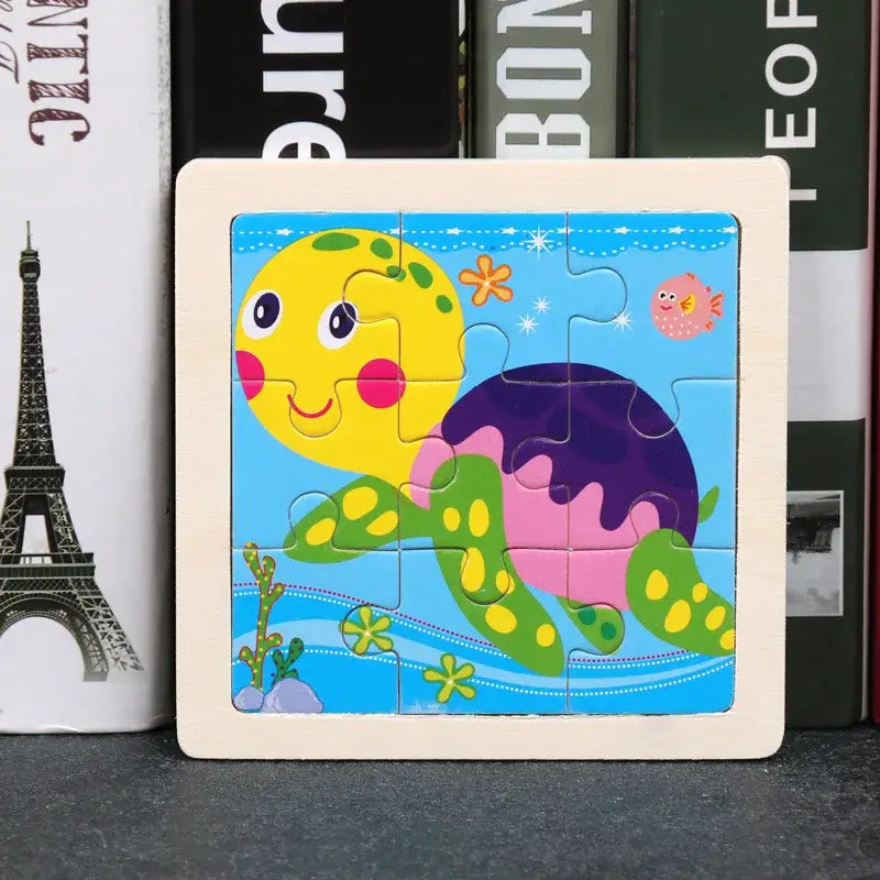 Puzzle bois pédagogique bébé avec tortue jaune souriante à coque verte et violette pour motricité fine petites mains