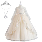 Robe bal dentelle manches longues en tulle et dentelle crème avec décolleté cœur et ceinture embellie accessoires assortis