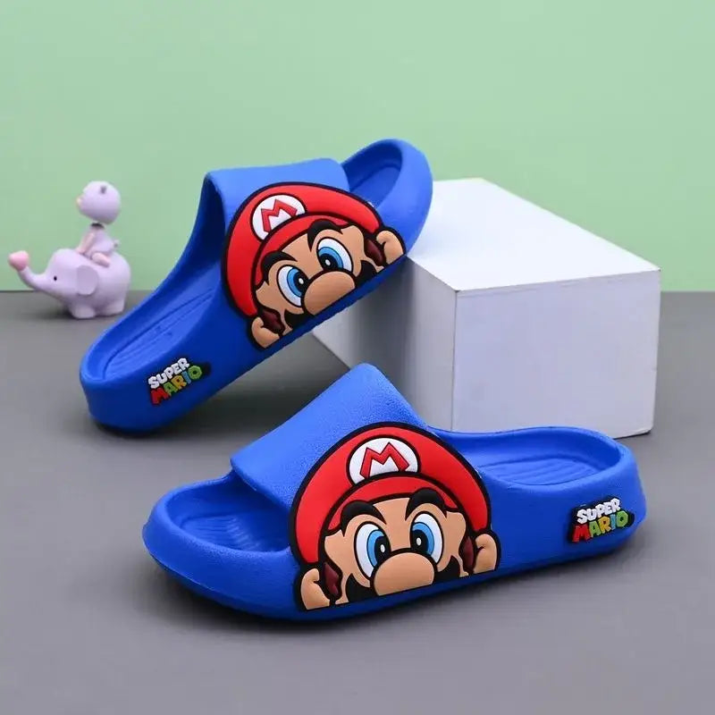 Sandale super mario enfant bleu en caoutchouc avec personnage mario bros enfant en 3d et logo super mario sur le côté