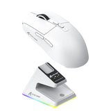 Souris gamer sans fil blanche avec pixart paw3395 et anneau lumineux rgb sur socle de recharge assorti