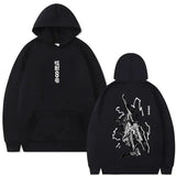 Vue arrière d un sweat à capuche homme femme noir avec design percutant anime kaiju blanc et texte japonais vertical couleur tendance