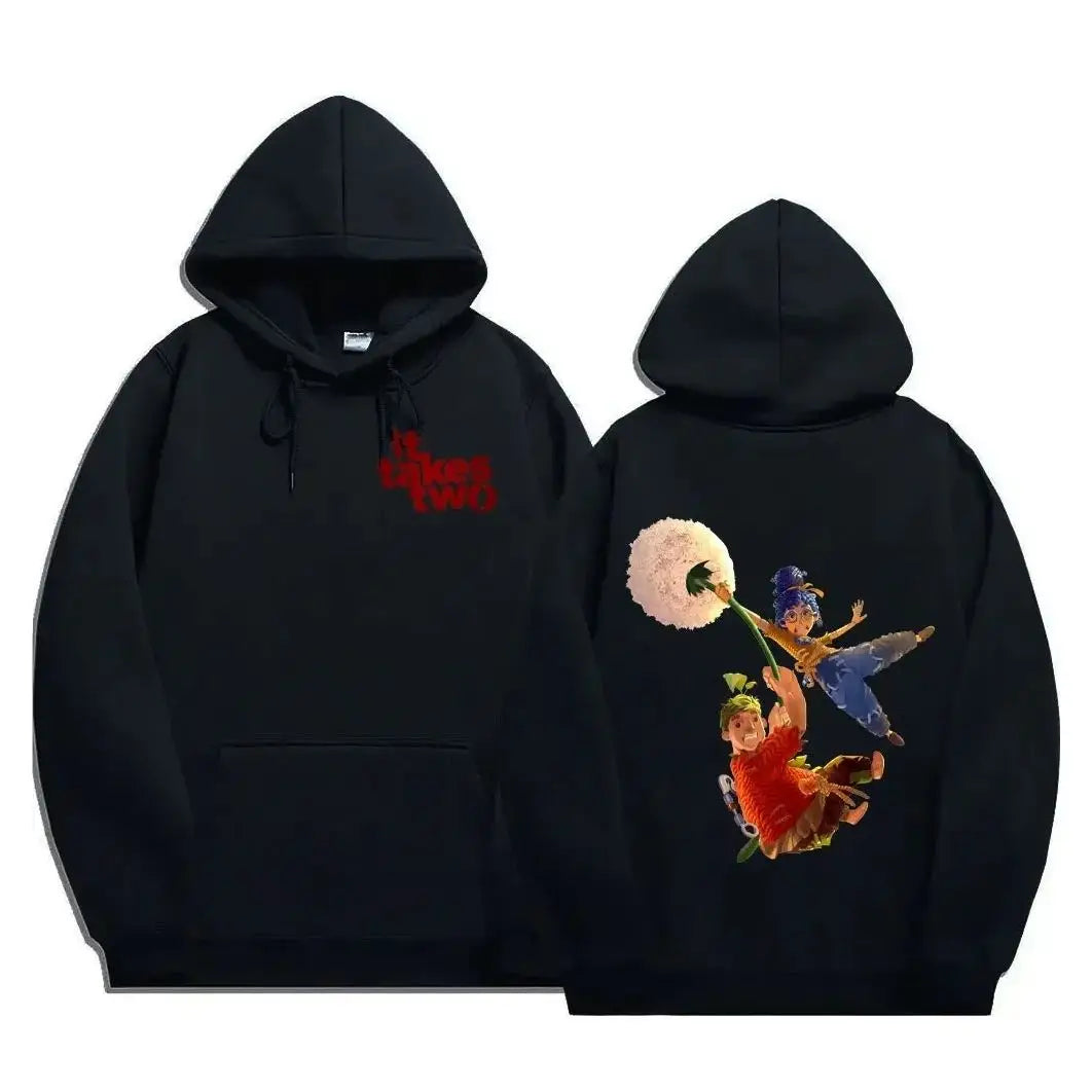 Sweatshirt à capuche noir it takes two avec logo iconique rouge devant et illustration animée à larrrière avec poche kangourou