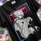 T-shirt coton cyberpunk edgerunners lucy noir avec personnage anime aux cheveux rose et bleu sur texte géométrique rouge et bleu
