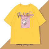 T-shirt coton love palestine jaune vif avec motif coloré palestine love you more sur fond rose