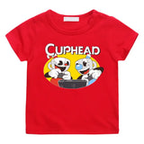 T-shirt enfant cuphead rouge avec imprimé vibrant de personnages cuphead tenant des manettes sur fond ovale jaune