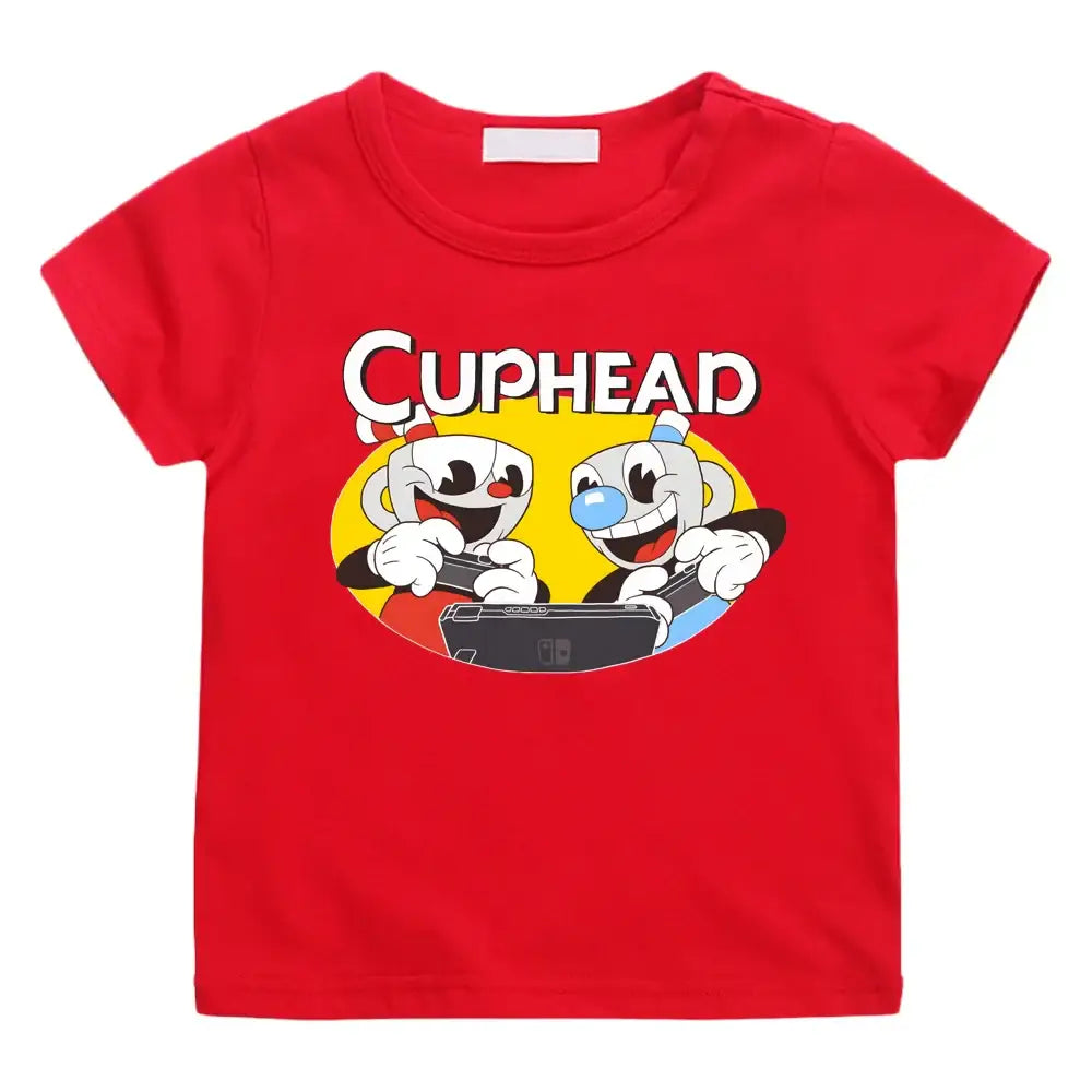 T-shirt enfant cuphead rouge avec imprimé vibrant de personnages cuphead tenant des manettes sur fond ovale jaune