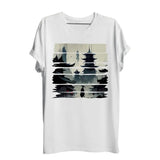 T-shirt pagode blanc à manches courtes avec graphisme stylisé de pagode japan et bateaux en tons noirs et gris
