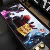 Tapis de souris xxl marvel deadpool avec design rouge noir et stabilité parfaite personnage tenant note plaisante
