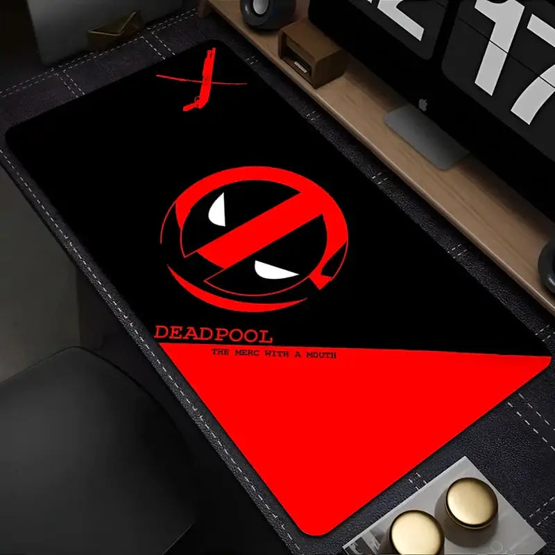Tapis de souris xxl marvel deadpool noir et rouge avec logo audacieux pour une stabilité parfaite