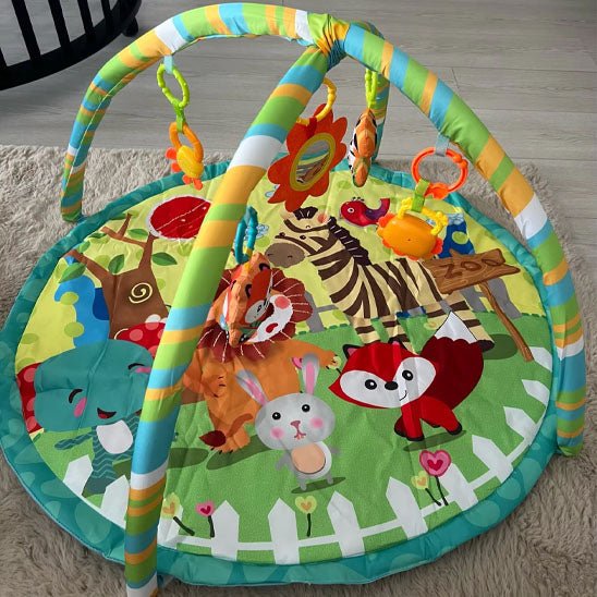 Fox playmat with multi-coloured arches