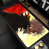 Tapis souris xxl dandadan ken takakura avec personnage anime cheveux longs bruns yeux rouges sur fond rouge feu pour glisse exceptionnelle