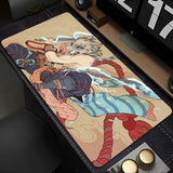Tapis souris xxl demon slayer inosuke avec illustration anime d un personnage musclé aux yeux bleus et épée sur fond beige