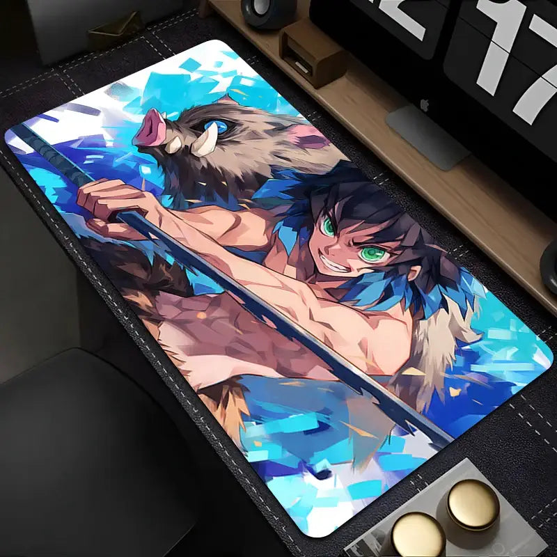 Tapis souris xxl demon slayer inosuke avec personnage aux yeux verts et sanglier sur fond glacé bleu et blanc