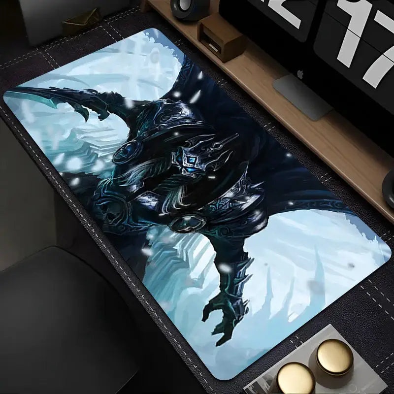 Tapis souris xxl world of warcraft roi liche avec illustration de dragon noir armuré aux yeux bleus sur fond glacé