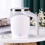 Tasse magnétique mélangeur rechargeable blanche avec finition brillante et bord métallique argenté