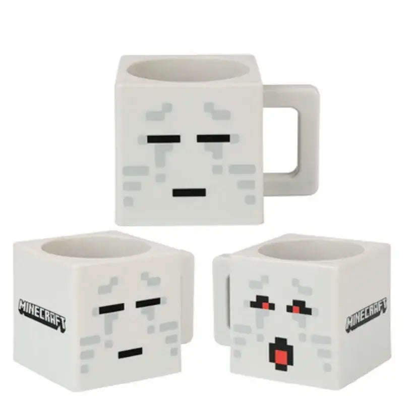 Tasse mug minecraft 3d en céramique blanche pixelisée thème bonhomme de neige avec traits noirs et rouges