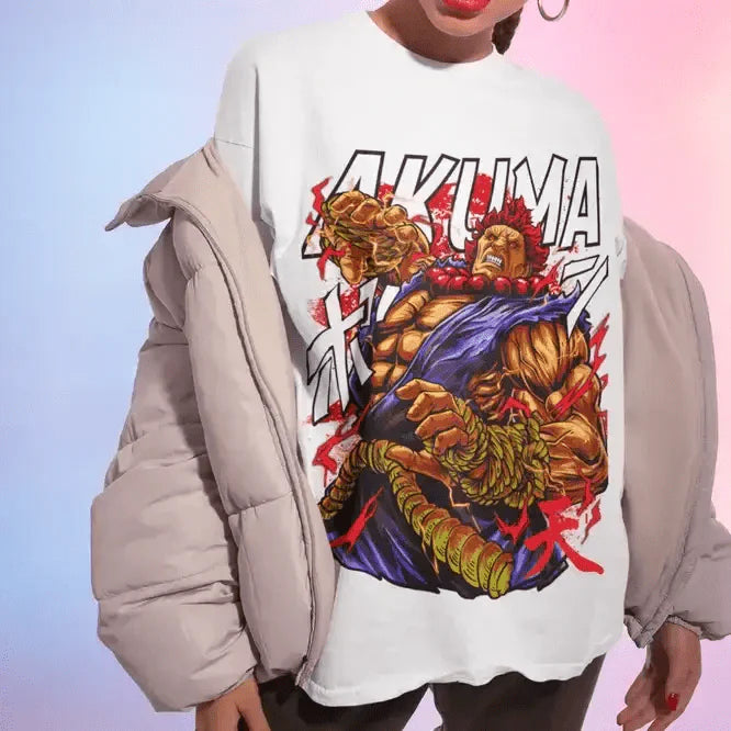 T-shirt street fighter blanc oversize avec imprimé coloré akuma satsu no hado en rouge et violet dynamique