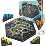 Triggle chain jeu élastique avec plateau hexagonal noir, grille en métal argenté et pions triangulaires colorés