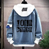 Veste à capuche en denim bleu clair avec capuche blanche et design inspiré one piece graphique visible au dos